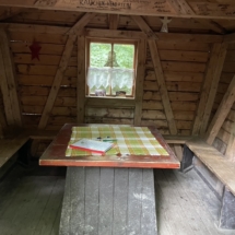 Brotpfad-Hütte - innen